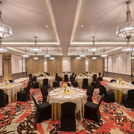 Lemon Tree Premier, New Town, Kolkata Hotel Exterior photo