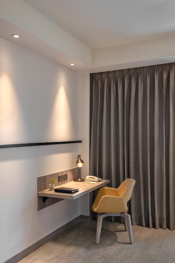 Lemon Tree Premier, New Town, Kolkata Hotel Exterior photo
