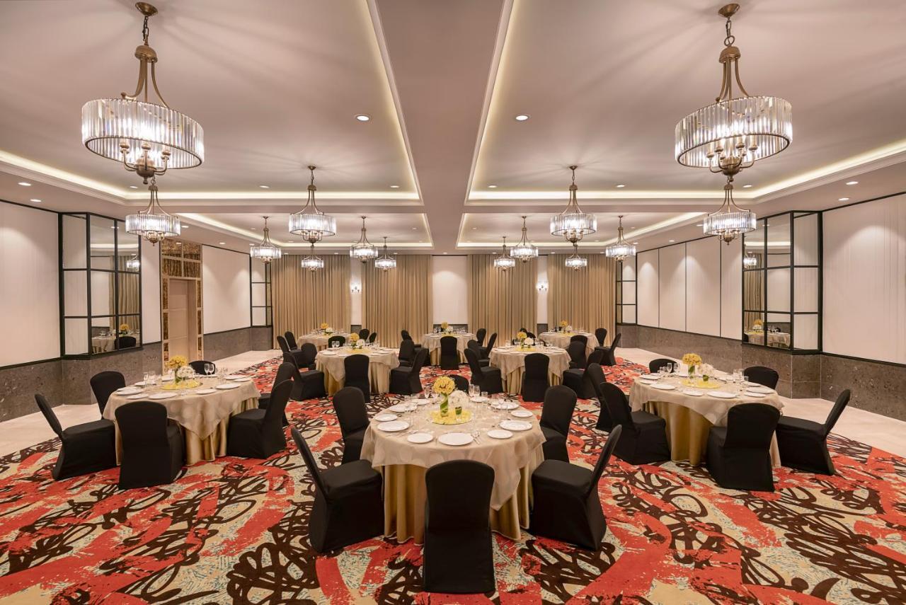 Lemon Tree Premier, New Town, Kolkata Hotel Exterior photo